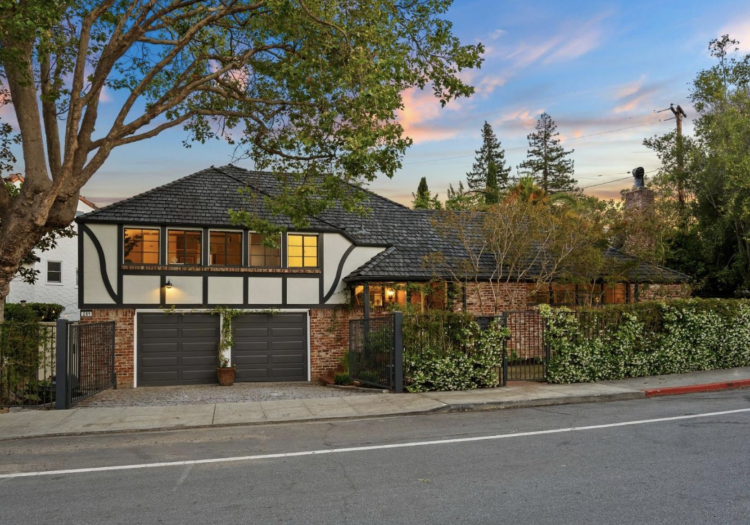 281 W 3rd Avenue