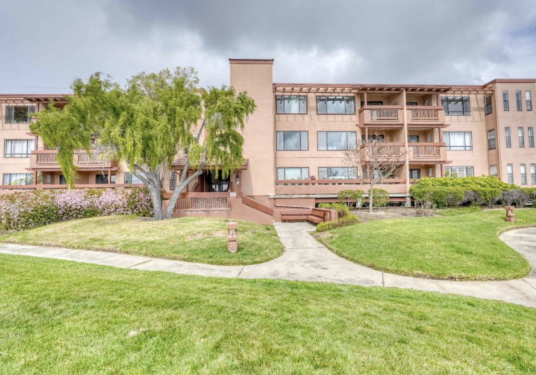 465 Fathom Drive, #106