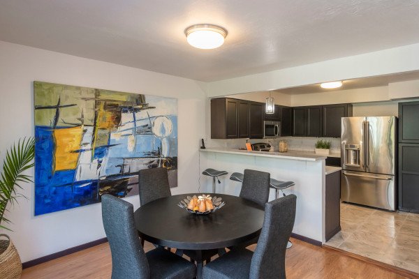 Kitchen / Dining room After